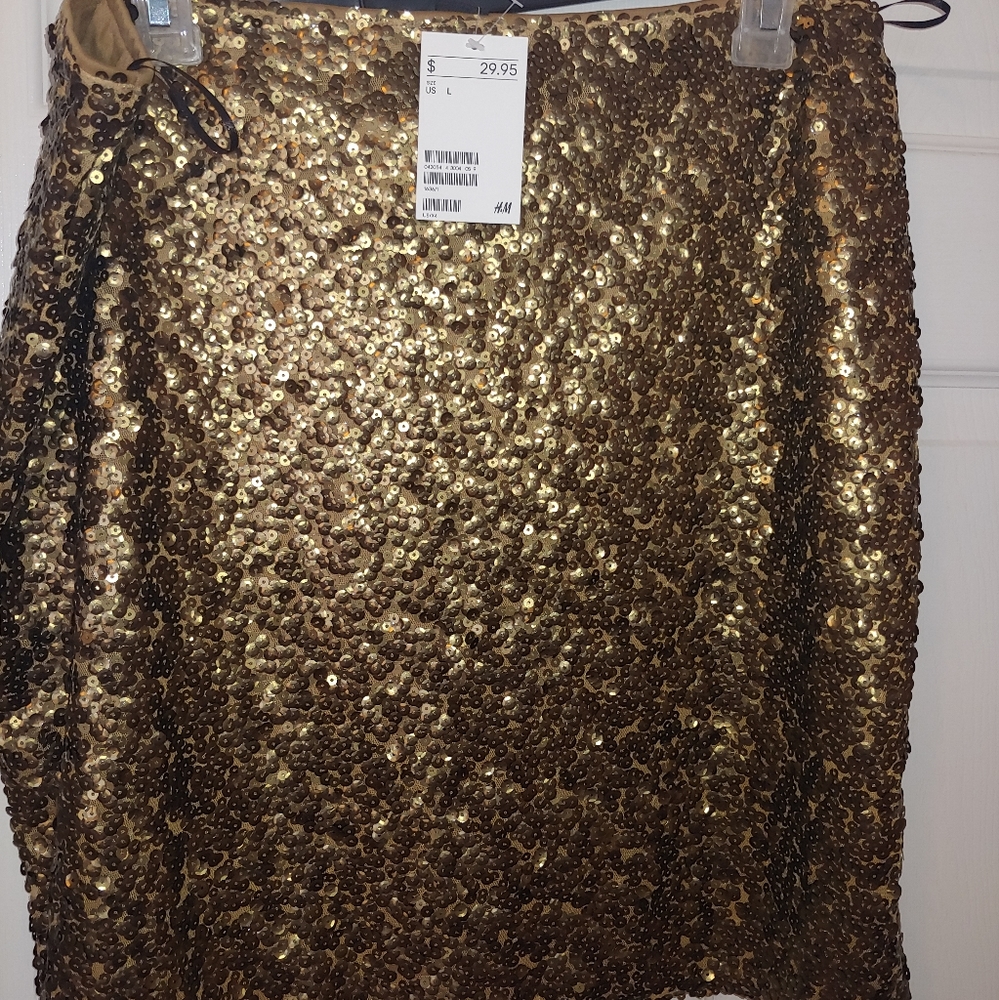 New h&m gold sequin skirt